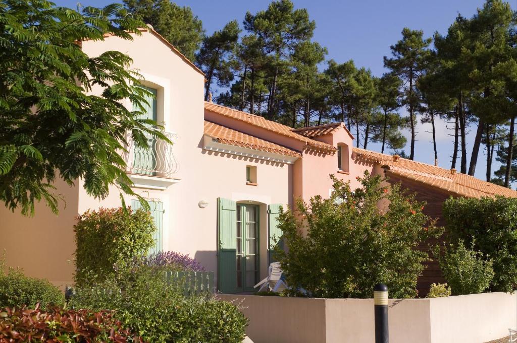 Madame Vacances Le Domaine De Vertmarines Saint-Jean-de-Monts Exterior photo